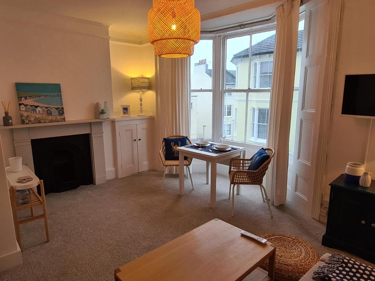 Centrally Located, Comfortable Apartment Near Station, Beach And North Laines ブライトン エクステリア 写真
