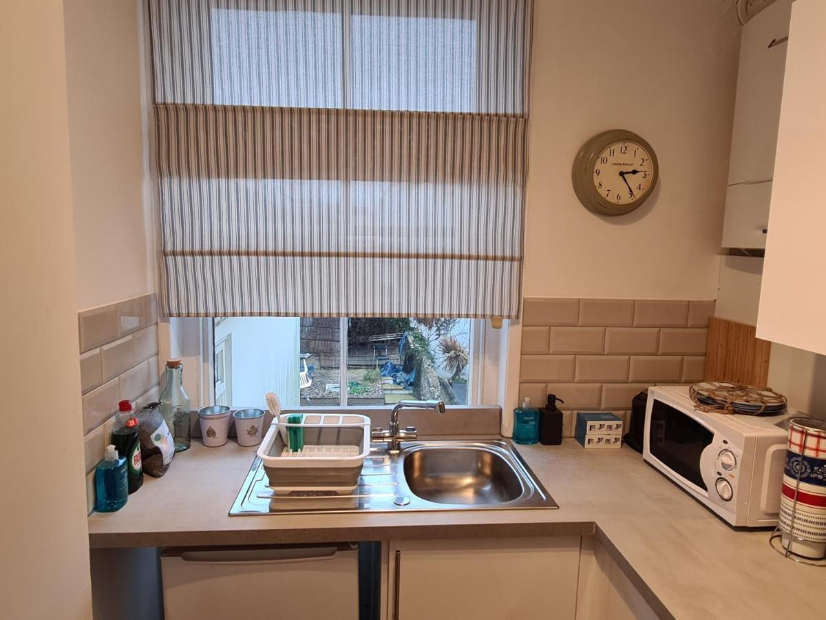 Centrally Located, Comfortable Apartment Near Station, Beach And North Laines ブライトン エクステリア 写真