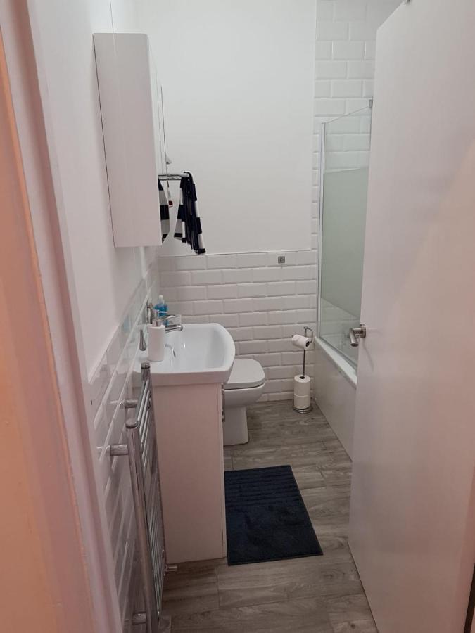 Centrally Located, Comfortable Apartment Near Station, Beach And North Laines ブライトン エクステリア 写真