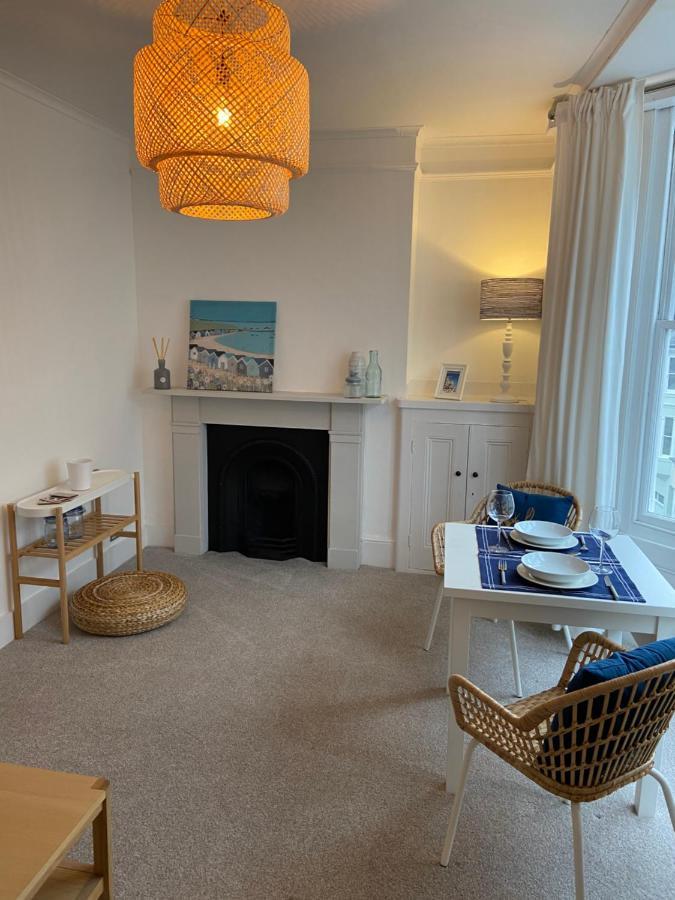 Centrally Located, Comfortable Apartment Near Station, Beach And North Laines ブライトン エクステリア 写真