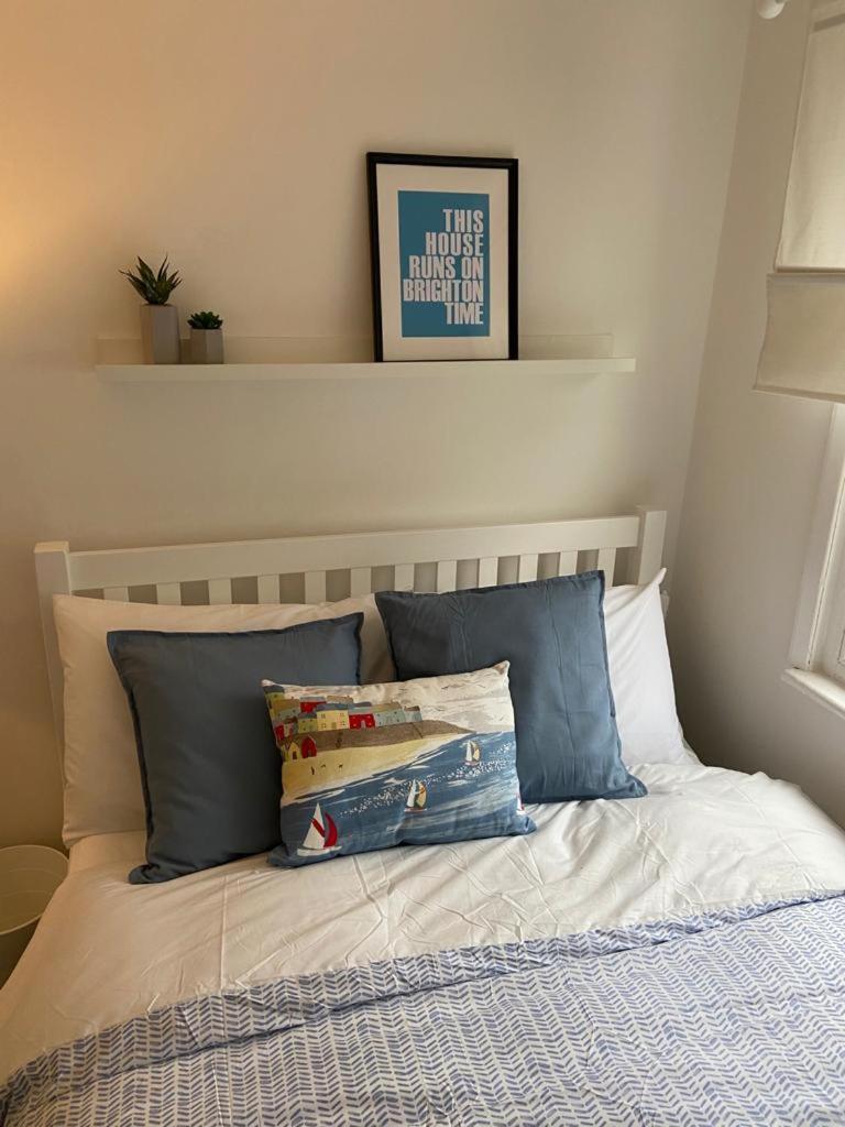 Centrally Located, Comfortable Apartment Near Station, Beach And North Laines ブライトン 部屋 写真