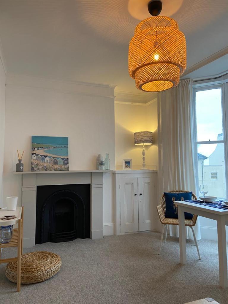 Centrally Located, Comfortable Apartment Near Station, Beach And North Laines ブライトン 部屋 写真